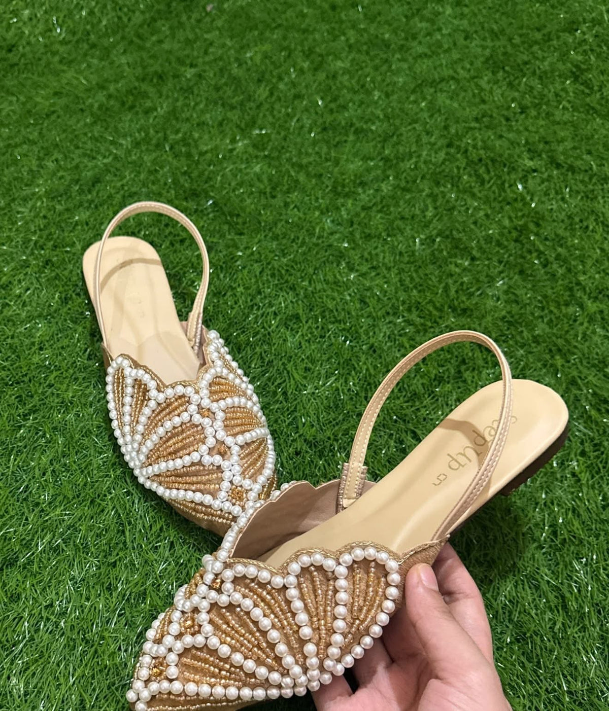 Pearls Flats SH Collection