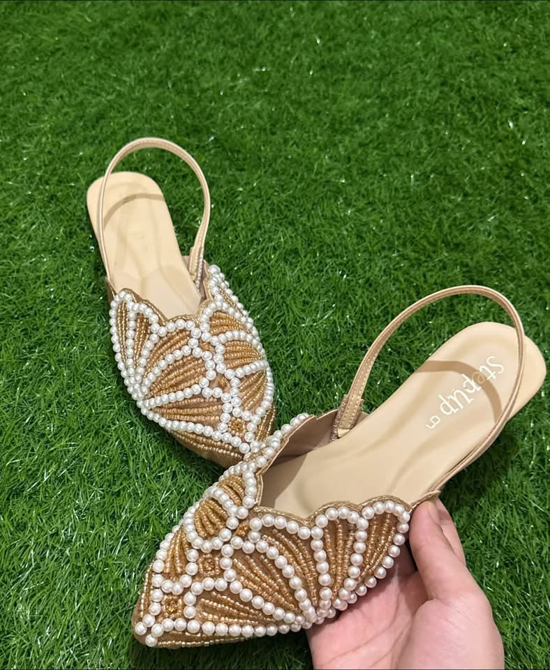 Pearls Flats SH Collection