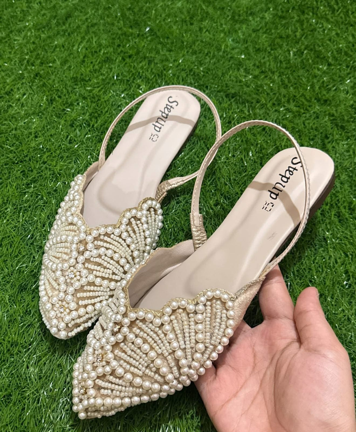 Pearls Flats SH Collection