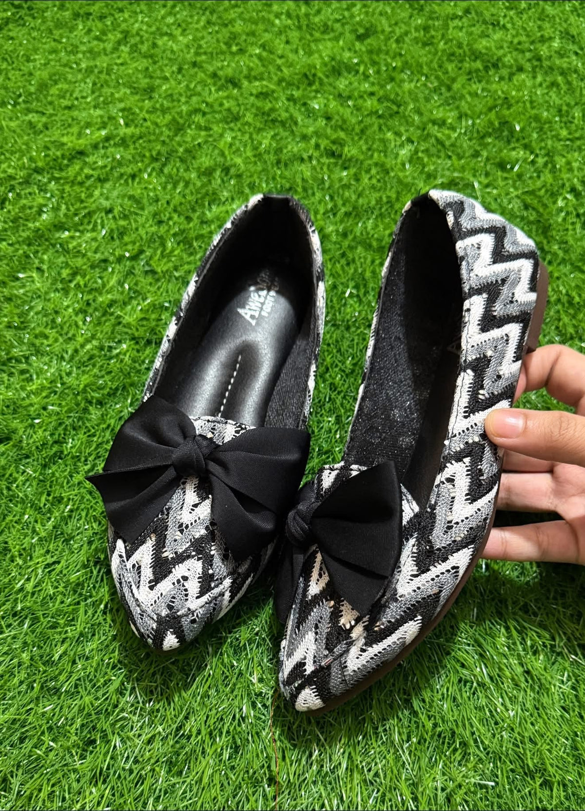 Multi Pump Plane Bow SH Collection