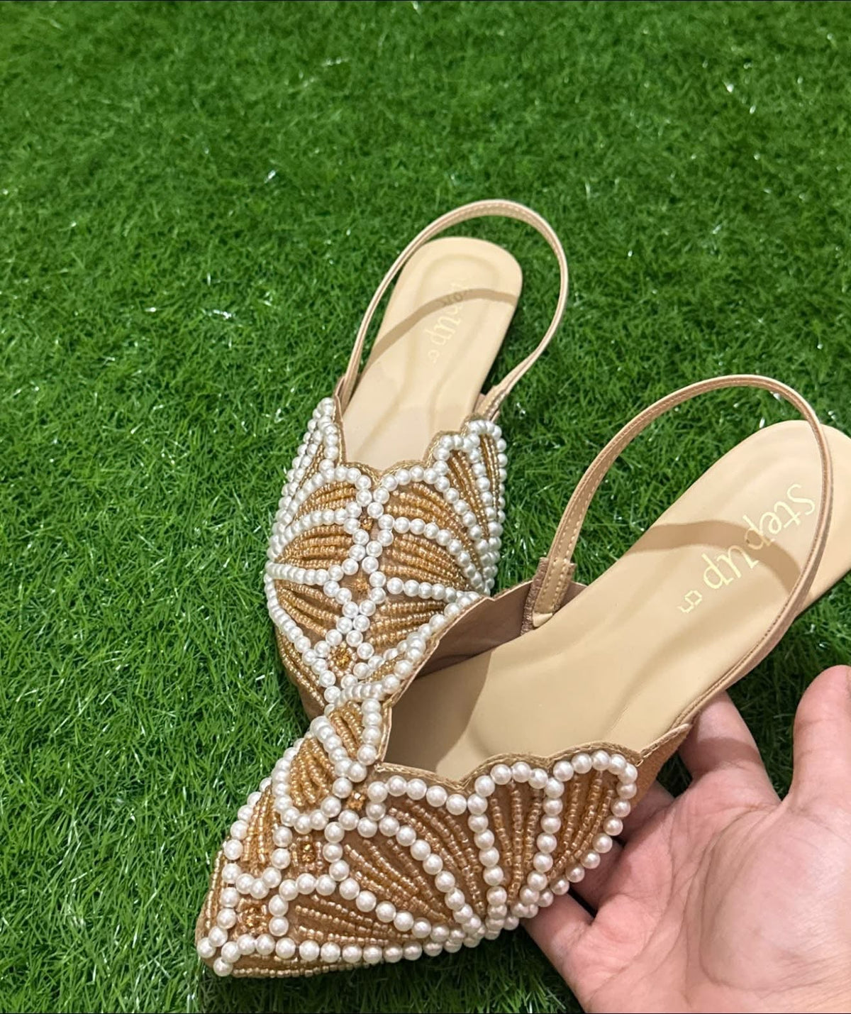 Pearls Flats SH Collection