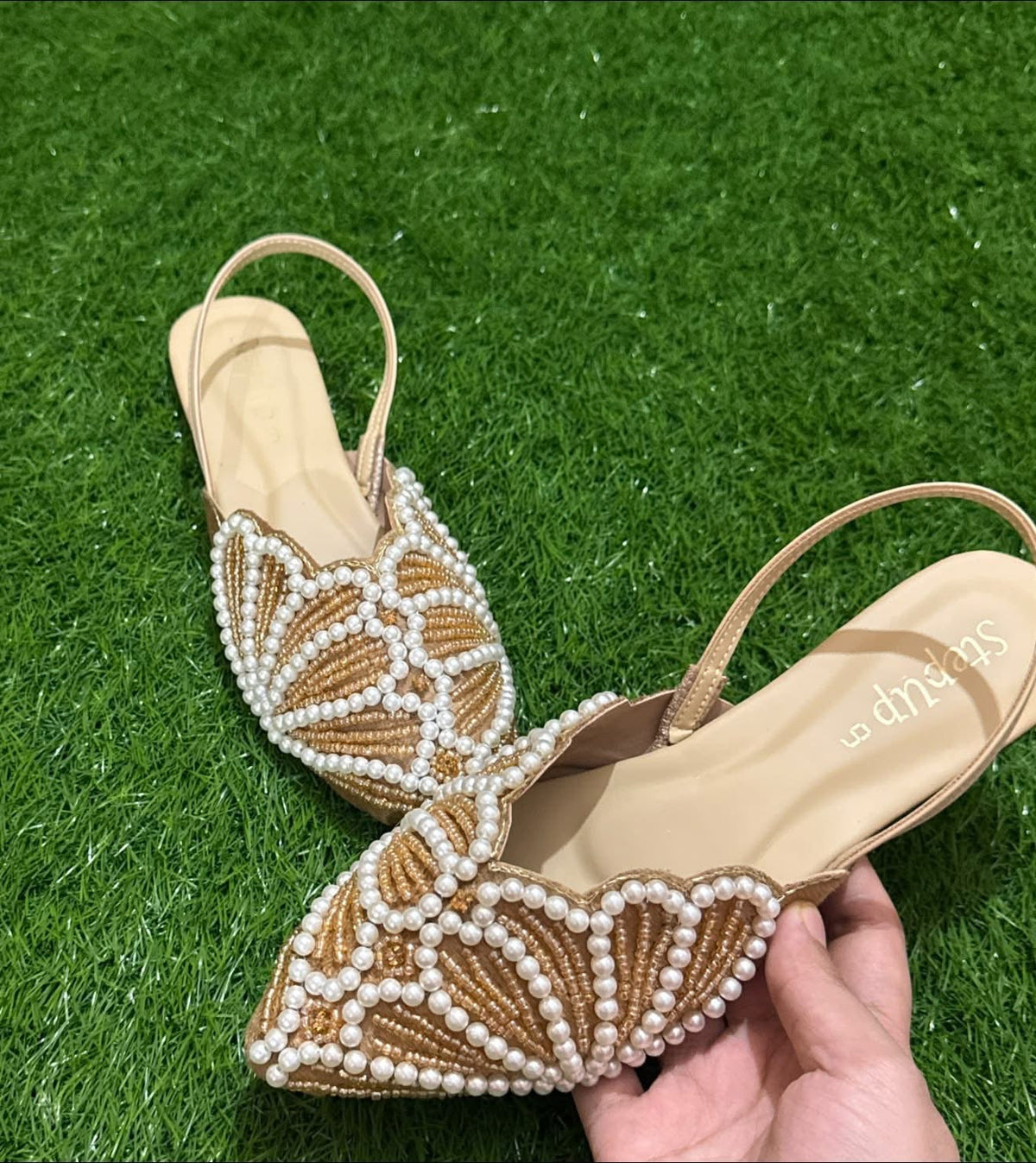 Pearls Flats SH Collection