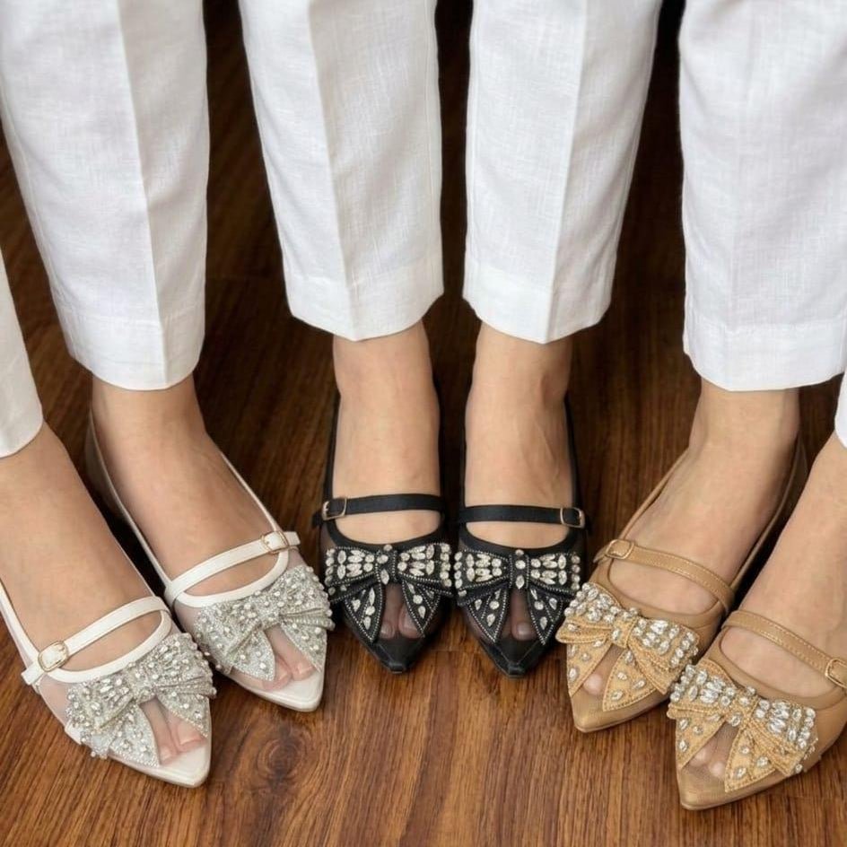Bold Net Pumps with Crystal Bow - Black - SH Collection