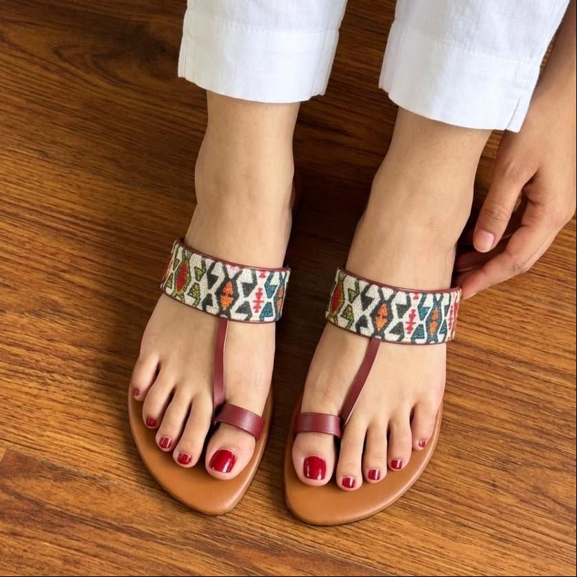 Geometric Print T-Strap Flat Sandals - Maroon - SH Collection