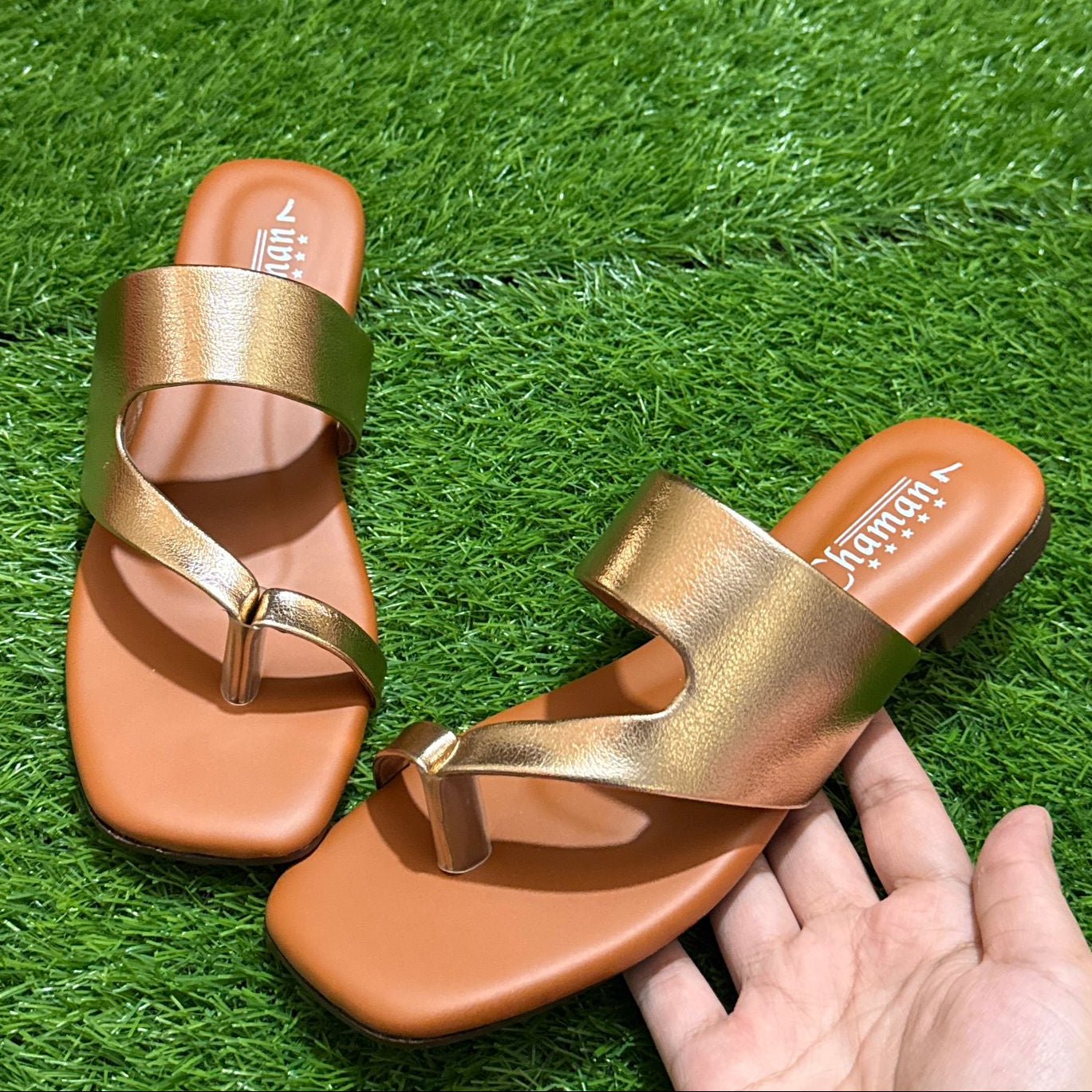 Metallic Ankle Strap Toe Post Flat Sandals - Gold - SH Collection